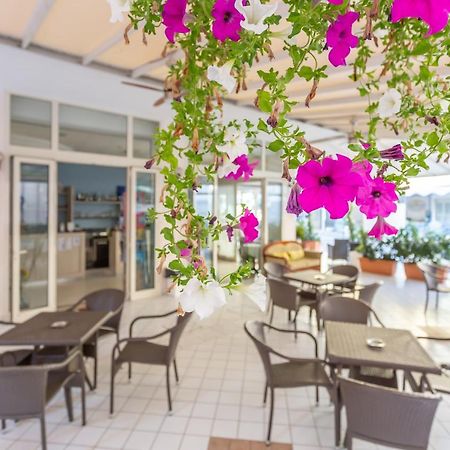 Hotel Valparaiso Rimini Ngoại thất bức ảnh