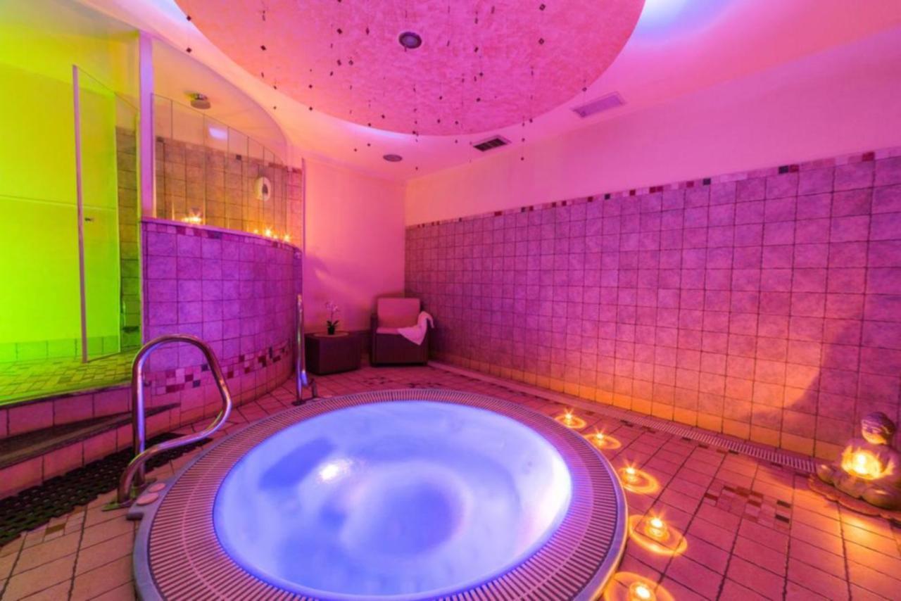 Hotel Valparaiso Rimini Ngoại thất bức ảnh