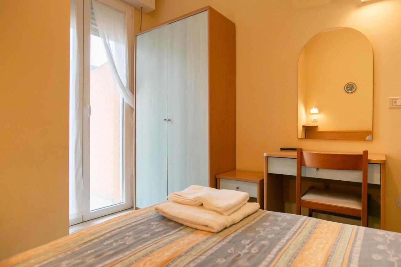 Hotel Valparaiso Rimini Ngoại thất bức ảnh