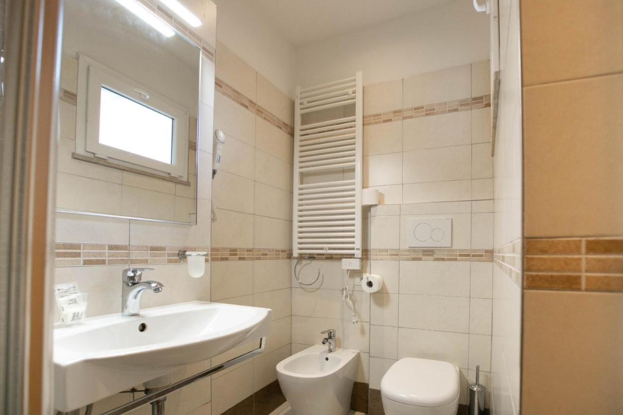 Hotel Valparaiso Rimini Ngoại thất bức ảnh