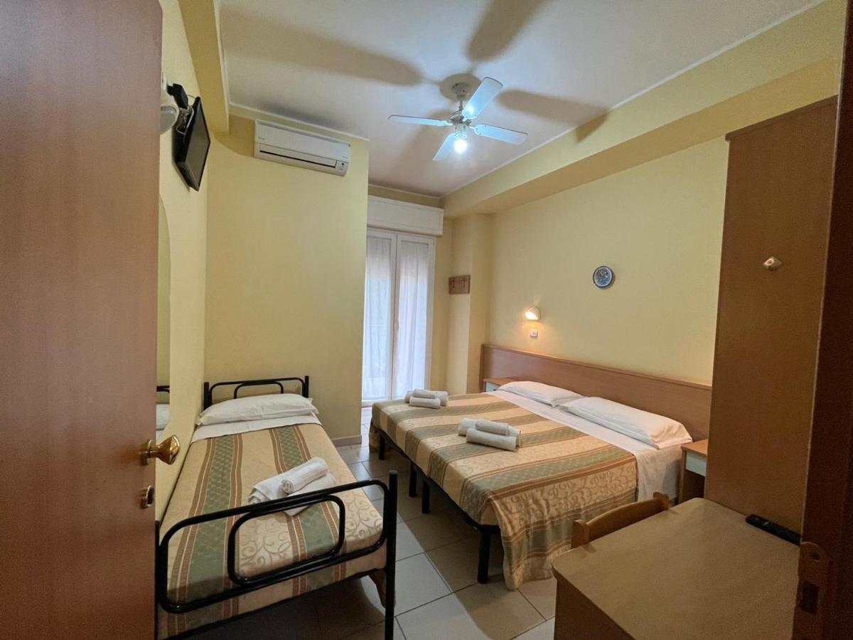 Hotel Valparaiso Rimini Ngoại thất bức ảnh
