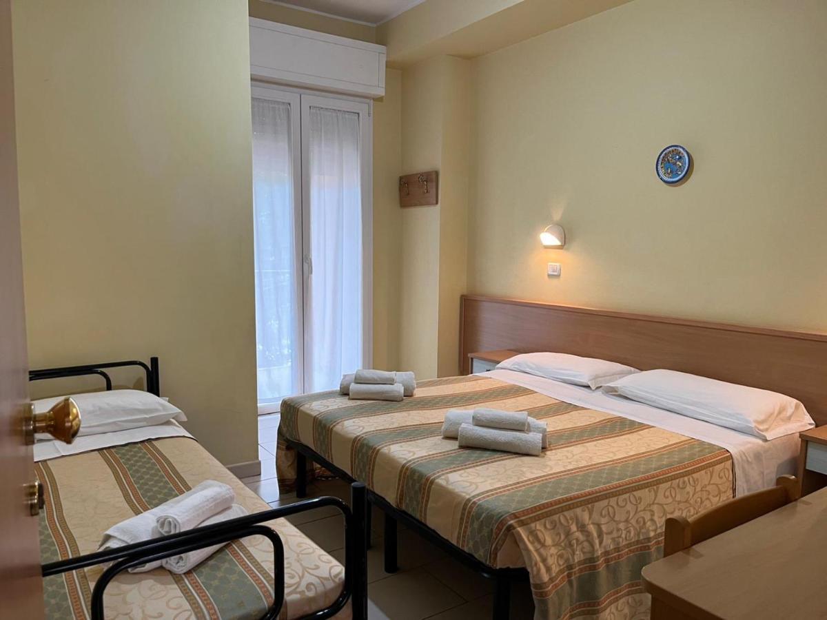 Hotel Valparaiso Rimini Ngoại thất bức ảnh