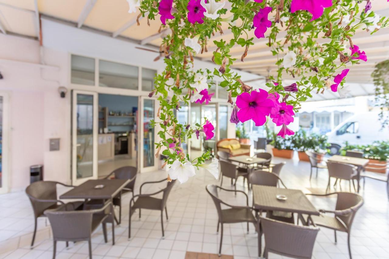 Hotel Valparaiso Rimini Ngoại thất bức ảnh