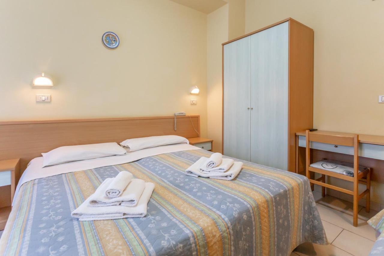 Hotel Valparaiso Rimini Ngoại thất bức ảnh
